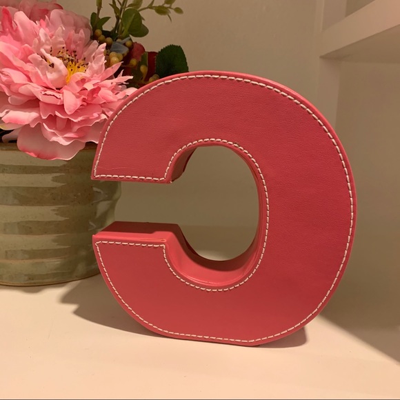 C letter block decor object - Picture 3 of 4